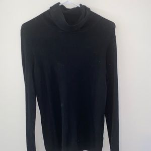 Motive black ribbed turtleneck